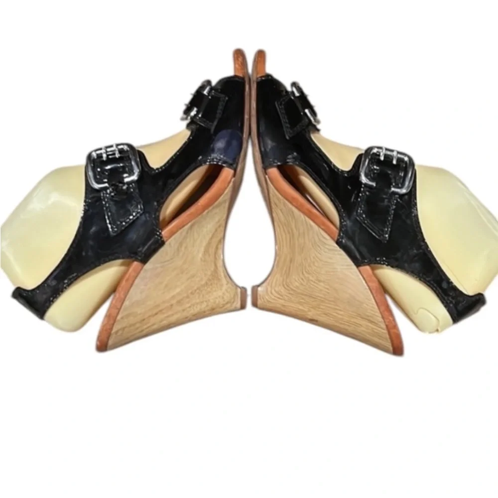 Authentic Lattitude Femme designer black patent leather wedge heel sandals sz 9